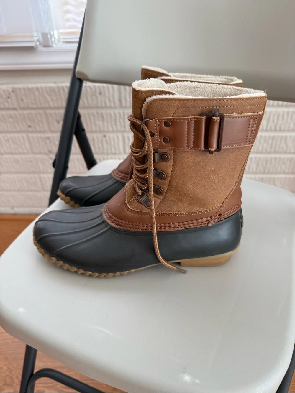 JBU Women's Brown and Black Lace-Up Insulated Duck Boots